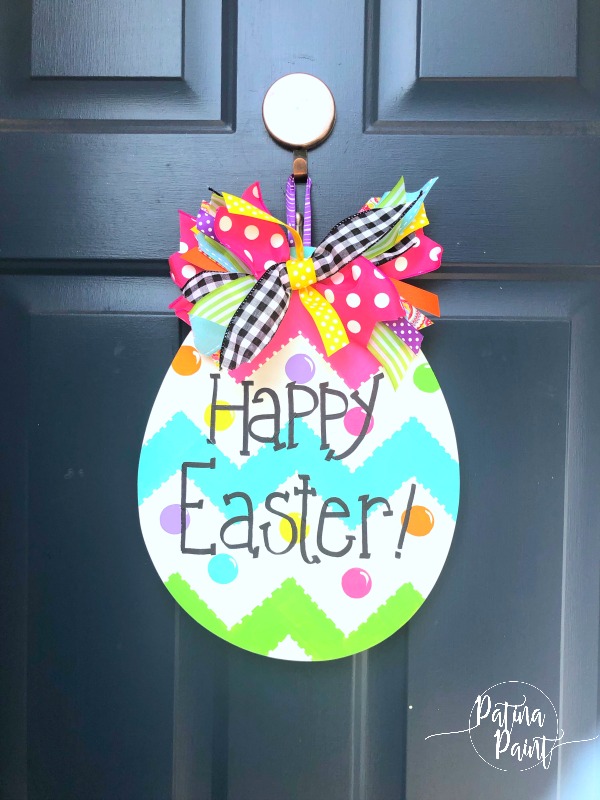 Egg-stra special door hanger
