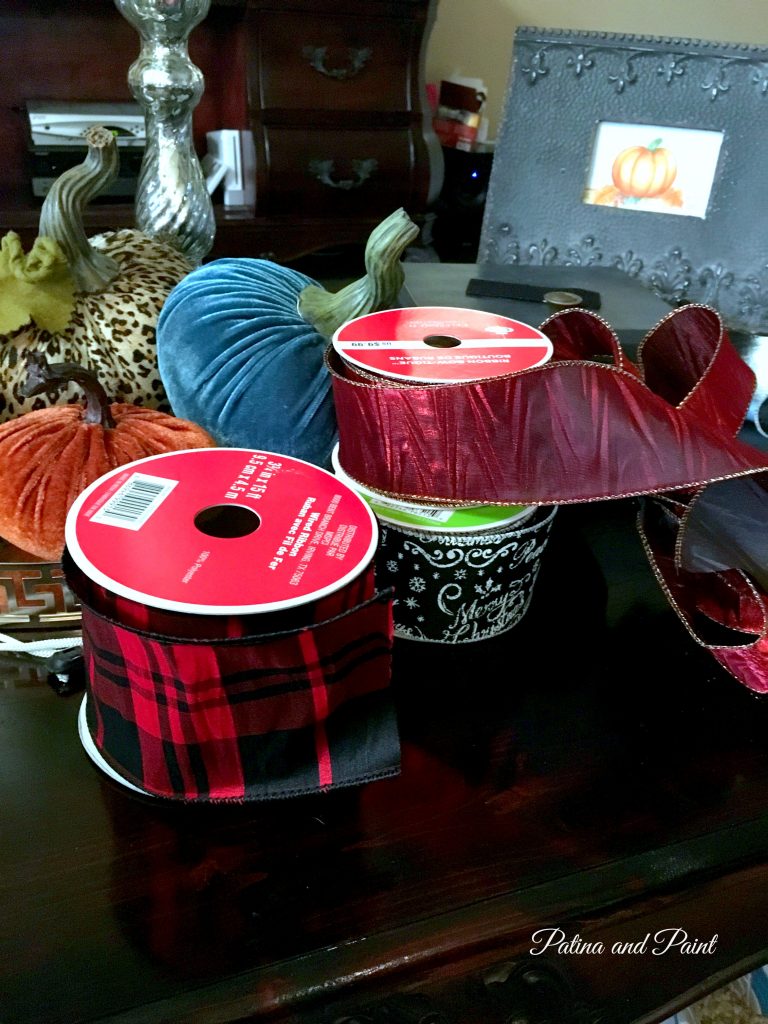pumpkins-and-christmas-ribbon