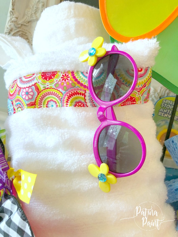 towel, sunnies