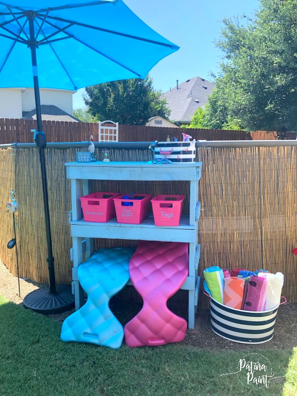 umbrella, pool, baskets